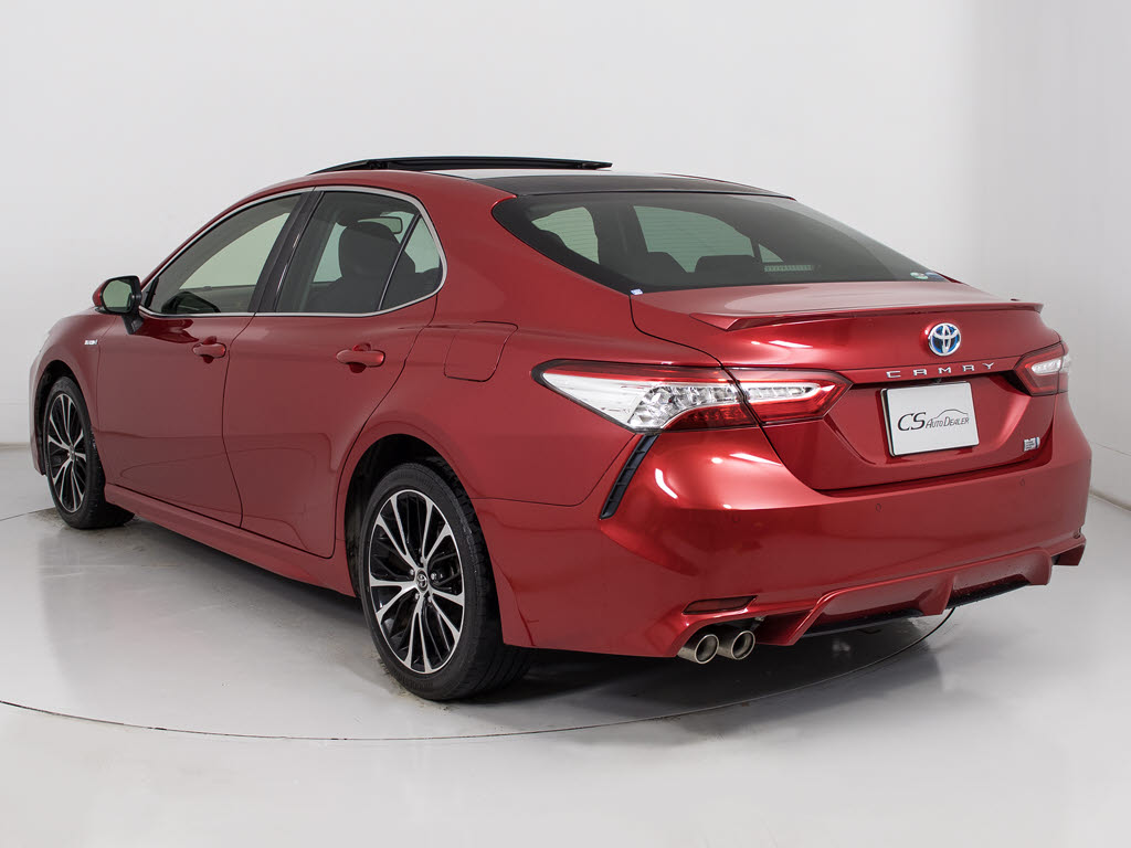 お車の下取りもお任せ下さい！国産、外車、
年式、走行距離問わず、どんなお車でも下取
りさせて頂きます。皆様のご相談お待ちして
おります！