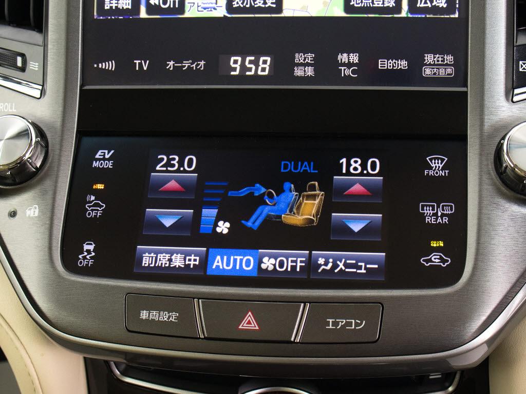 使いやすさや安全性を追求したステアリング
周り！高級車ゆえにスイッチ類が多いのも特
徴ですね！考え尽くされた配置ですぐに使い
こなす事が出来ますのでご安心下さい！是非
、体感してみて下さい！！