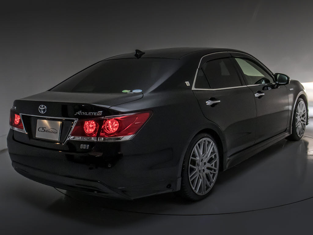 ★テールスモークやＬＥＤ加工、マフラー、
ルーフスポイラー、エアロパーツなど取り付
け承ります！