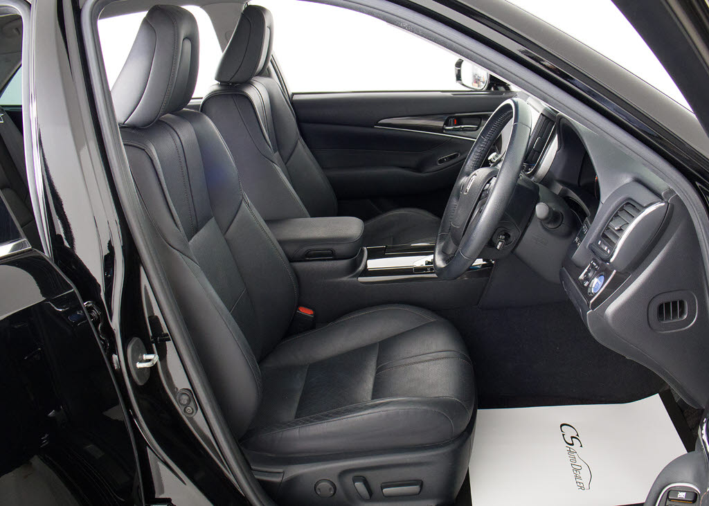 快適エアシート＆シートヒーターを装備して
います！高級車ならではの装備です！シート
が暖まる機能！シートから冷風が出る機能！
どちらも付いています！！寒い冬も、暑い夏
も快適にご乗車頂けます！！