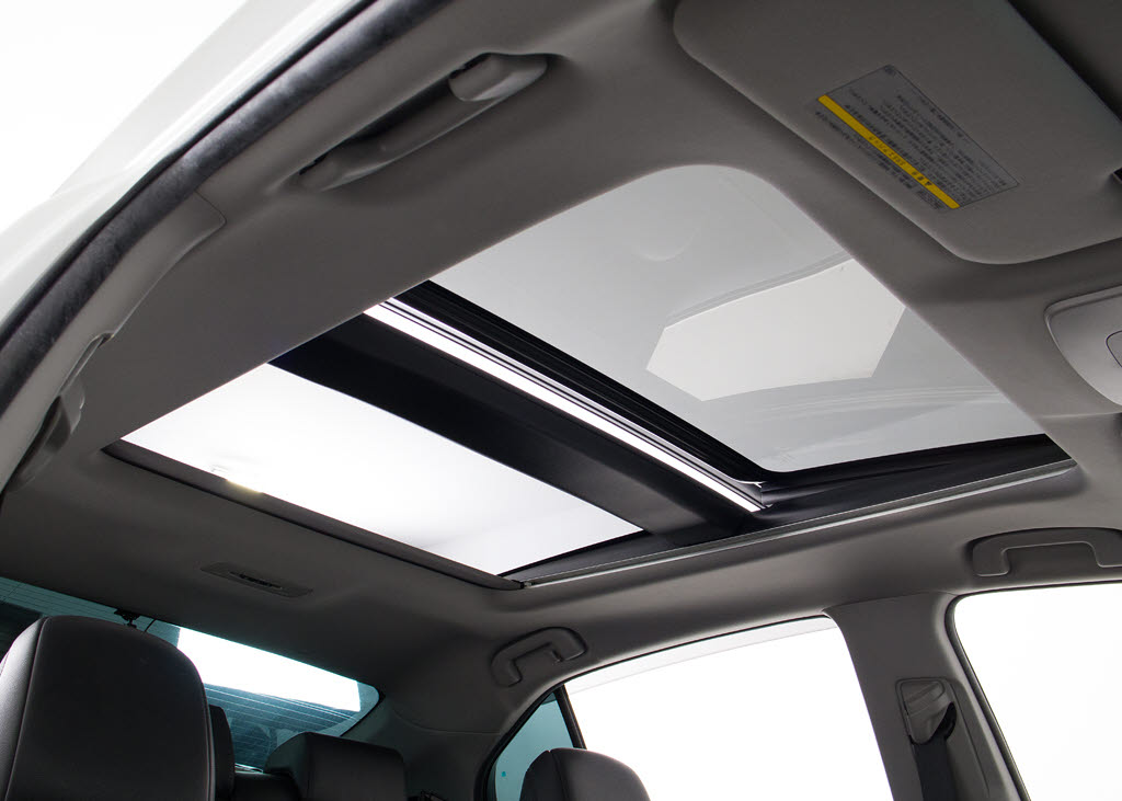 人気装備のパノラマルーフが付いています！
上下チルトに前後スライド機能が付いていま
すので、様々なドライブシーンで活躍してく
れます！！開放感ある車内空間は気持ちがい
いですよ！是非体感してみて下さい！