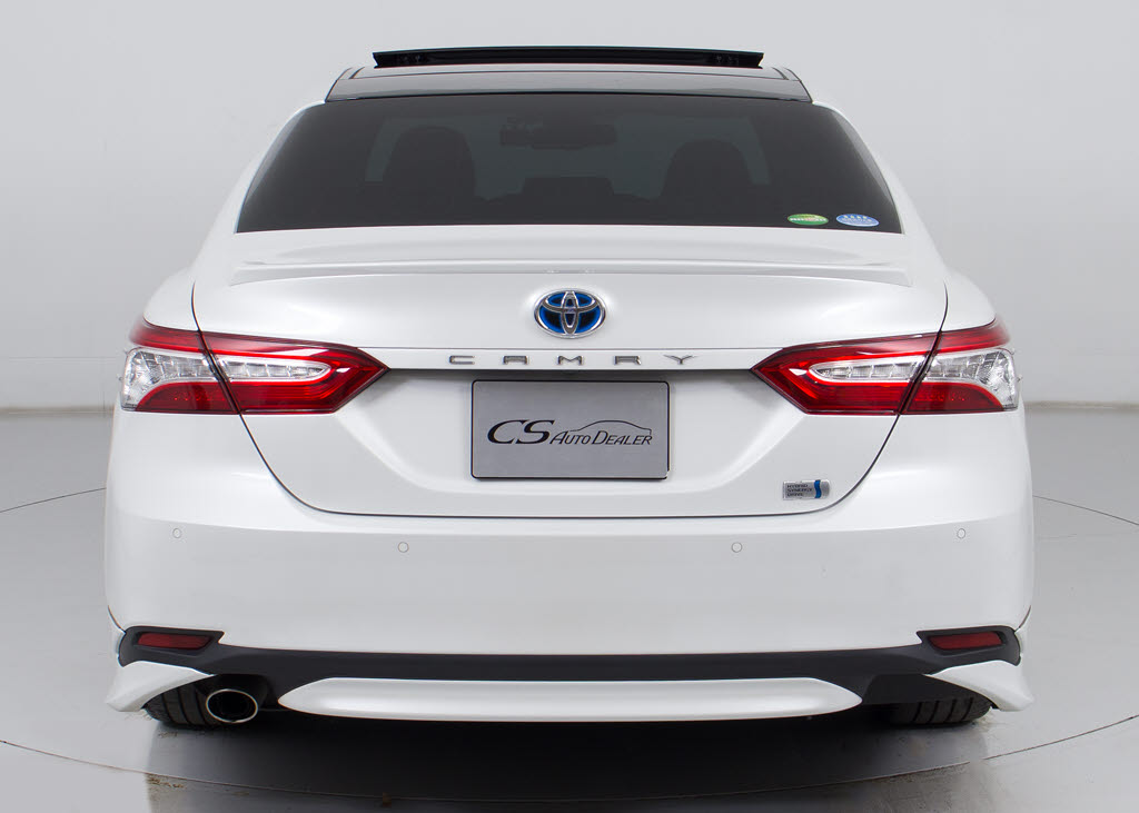 ★ＴＲＤフルエアロ装着！純正のボディーラ
インを残しながらもスポーティーな印象を与
えてくれます！