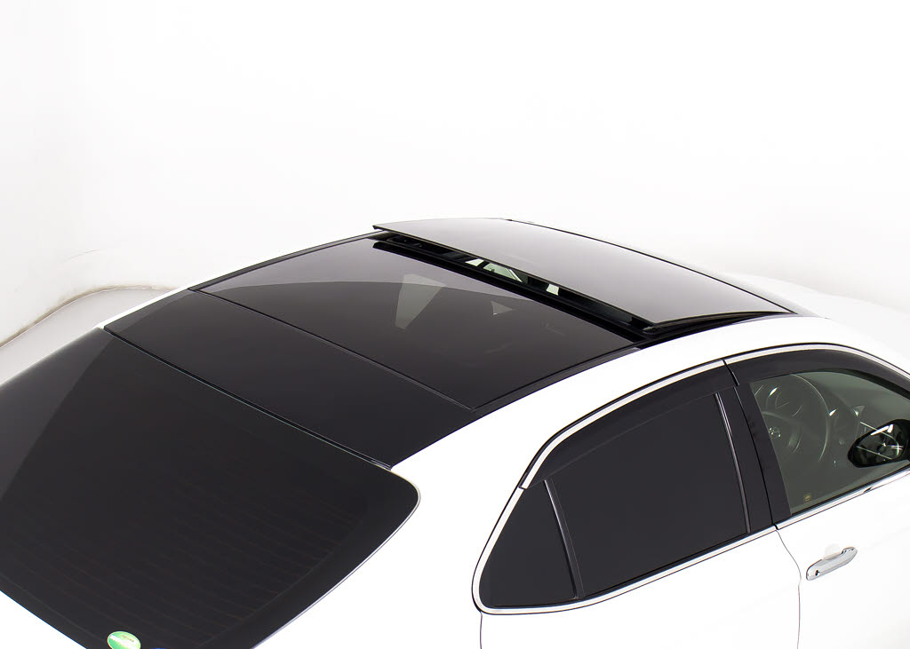 人気装備のパノラマルーフが付いています！
上下チルトに前後スライド機能が付いていま
すので、様々なドライブシーンで活躍してく
れます！！開放感ある車内空間は気持ちがい
いですよ！是非体感してみて下さい！