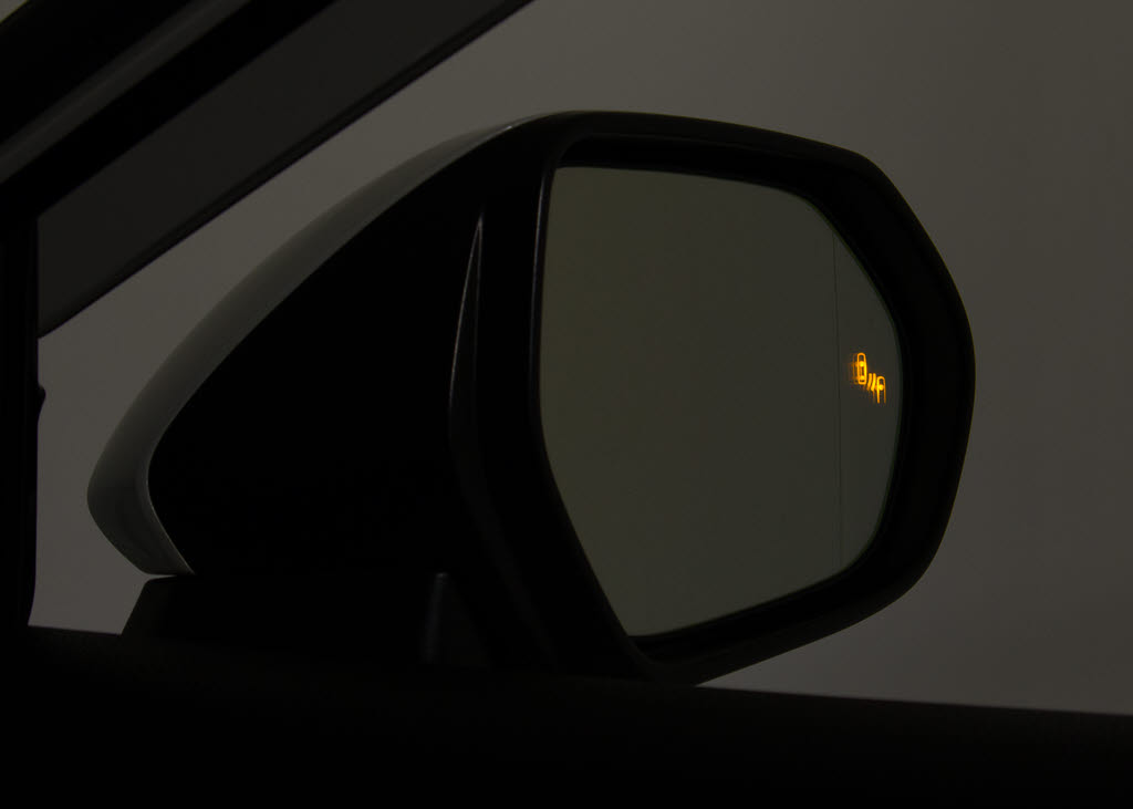 ＢＳＭ（ブラインドスポット）モニター装備
！死角の車の接近をお知らせしてくれる安全
装備になります！