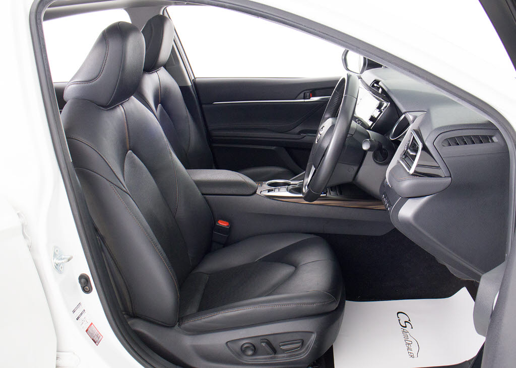 パワーシート装備！シート位置の微調整が電
動で可能となります！