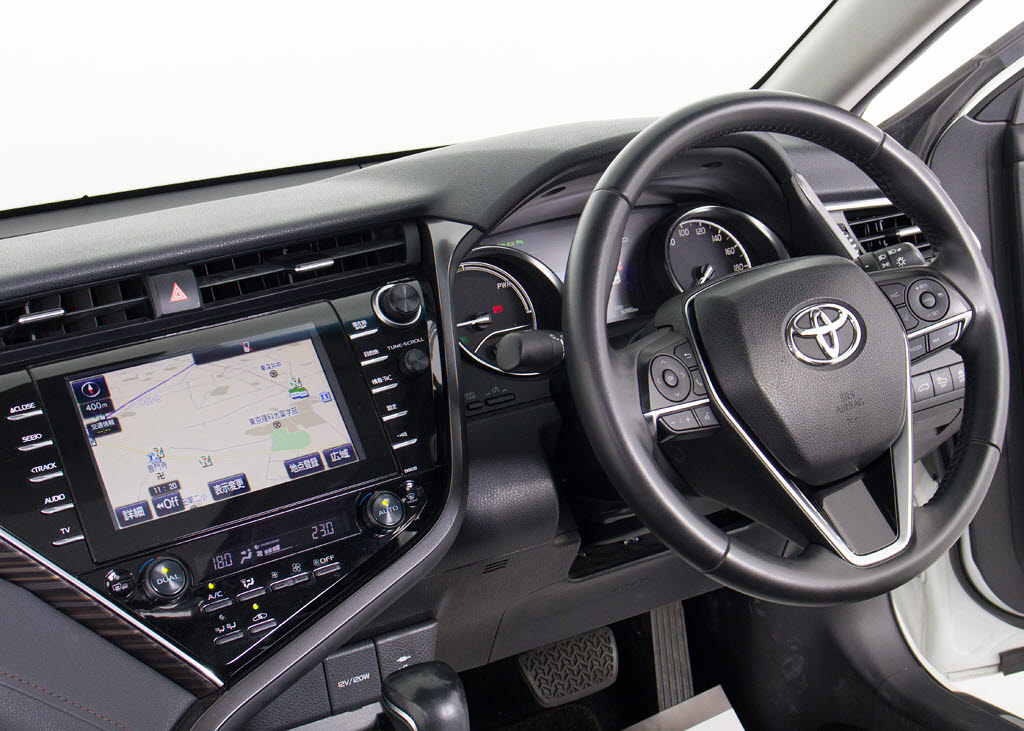 ★使いやすさや安全性を追求したステアリン
グ周り！高級車ゆえにスイッチ類が多いのも
特徴ですね！考え尽くされた配置ですぐに使
いこなす事が出来ますのでご安心下さい！是
非、体感してみて下さい！！