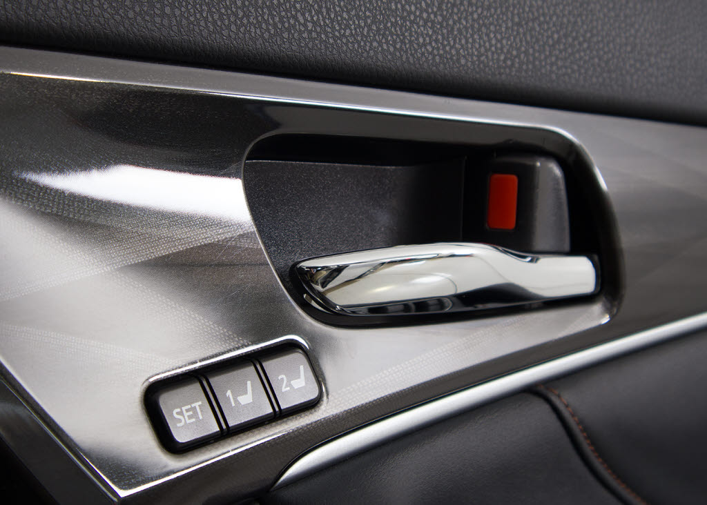 シートメモリー付き！ステアリング、シート
、ドアミラーポジションをメモリー可能です
！