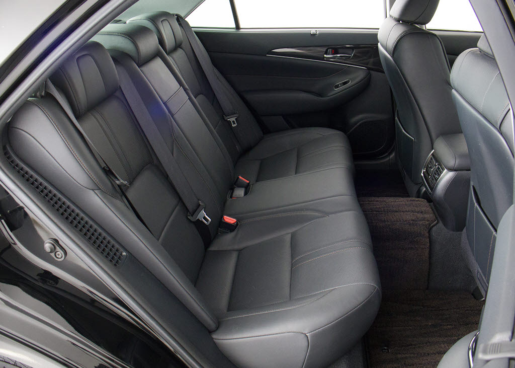 人気の本革シート付きです！！本革が装備さ
れるだけで高級感が増します！当社では、本
革シートのカラー変更や張替えも出来ます！
ワイン・茶・赤・青・オレンジ・黄色・コン
ビ色など何でもＯＫです！