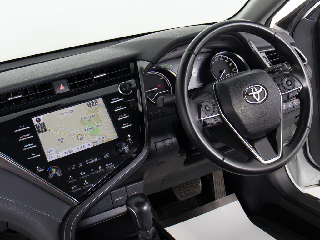 ★使いやすさや安全性を追求したステアリン
グ周り！高級車ゆえにスイッチ類が多いのも
特徴ですね！考え尽くされた配置ですぐに使
いこなす事が出来ますのでご安心下さい！是
非、体感してみて下さい！！