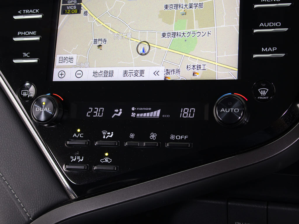 ★使いやすさや安全性を追求したステアリン
グ周り！高級車ゆえにスイッチ類が多いのも
特徴ですね！考え尽くされた配置ですぐに使
いこなす事が出来ますのでご安心下さい！是
非、体感してみて下さい！！