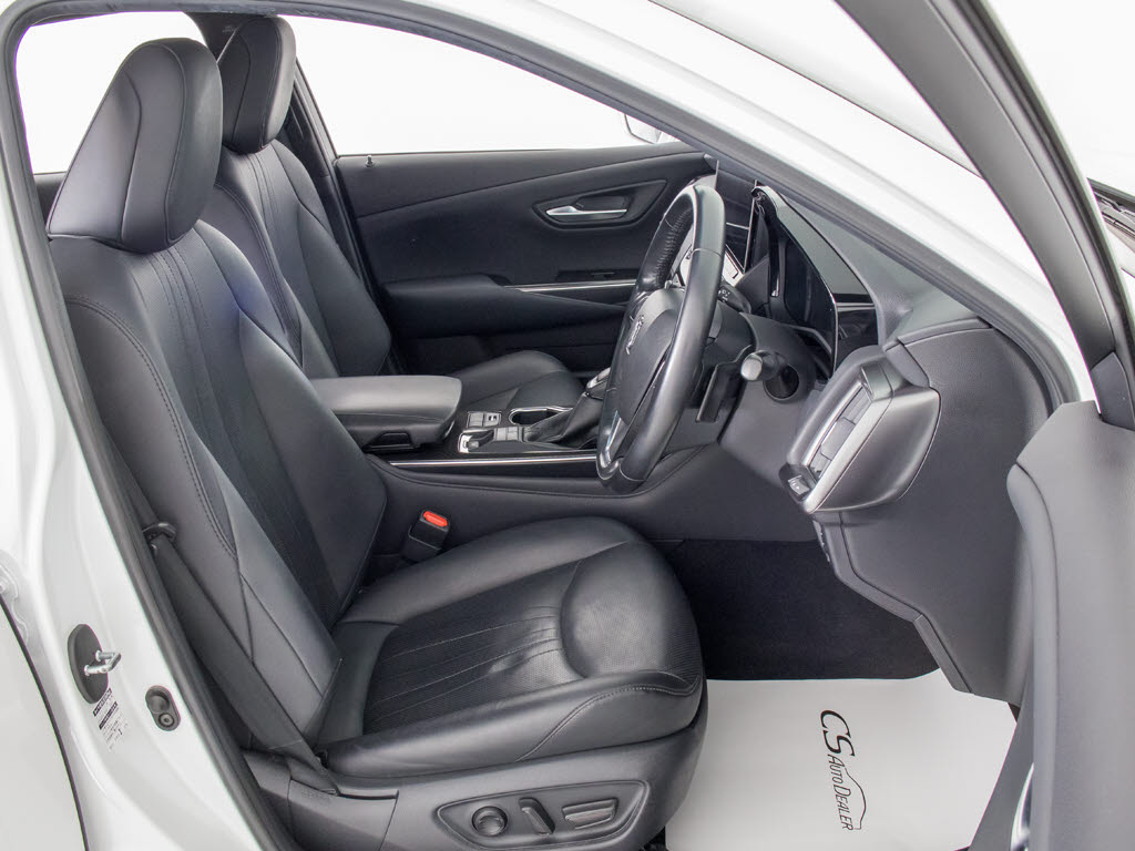 快適エアシート＆シートヒーターを装備して
います！高級車ならではの装備です！シート
が暖まる機能！シートから冷風が出る機能！
どちらも付いています！！寒い冬も、暑い夏
も快適にご乗車頂けます！！