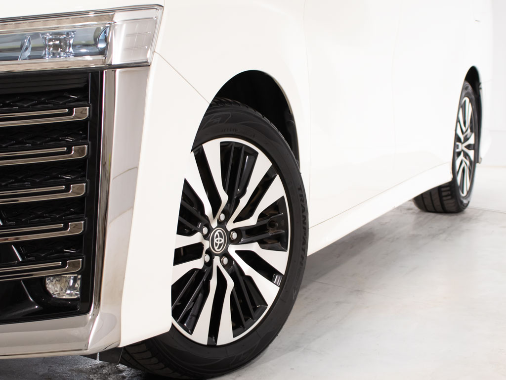 ★各種カスタム！★エアロ取付、社外アルミ
ホイール換装承っております！