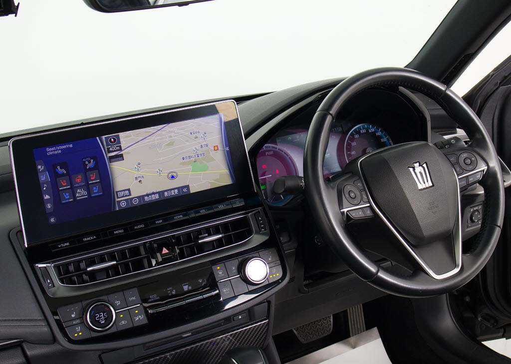 使いやすさや安全性を追求したステアリング
周り！高級車ゆえにスイッチ類が多いのも特
徴ですね！考え尽くされた配置ですぐに使い
こなす事が出来ますのでご安心下さい！是非
、体感してみて下さい！！