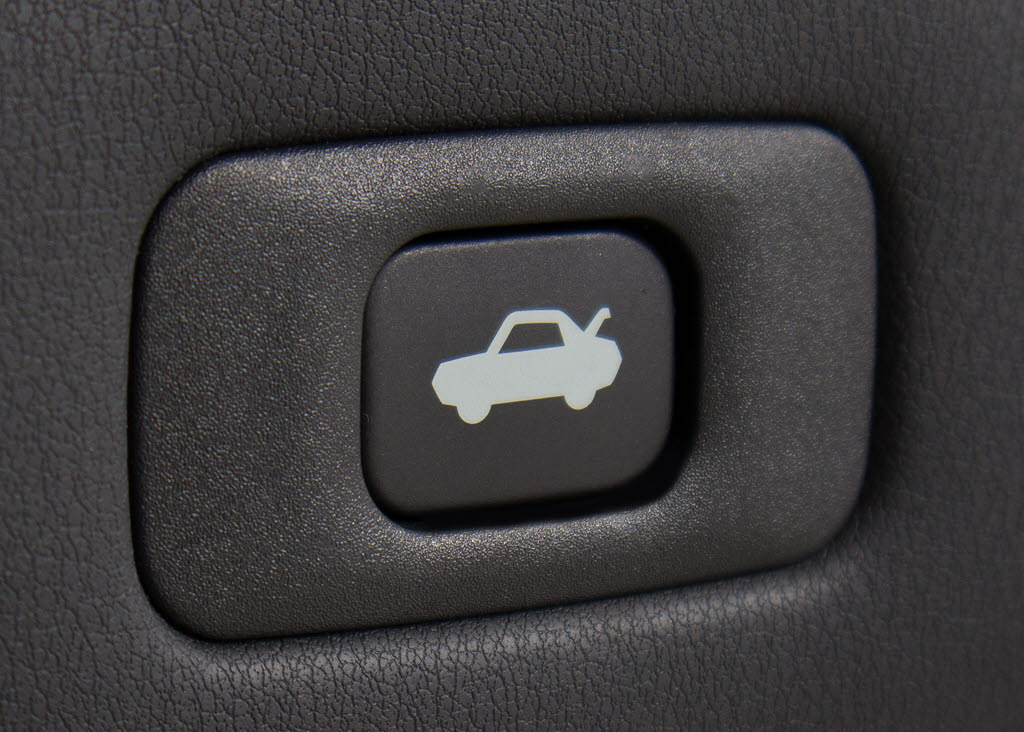 ボタン一つでトランクオープンが可能！車内
から操作できる為、非常に便利な装備の一つ
となります！