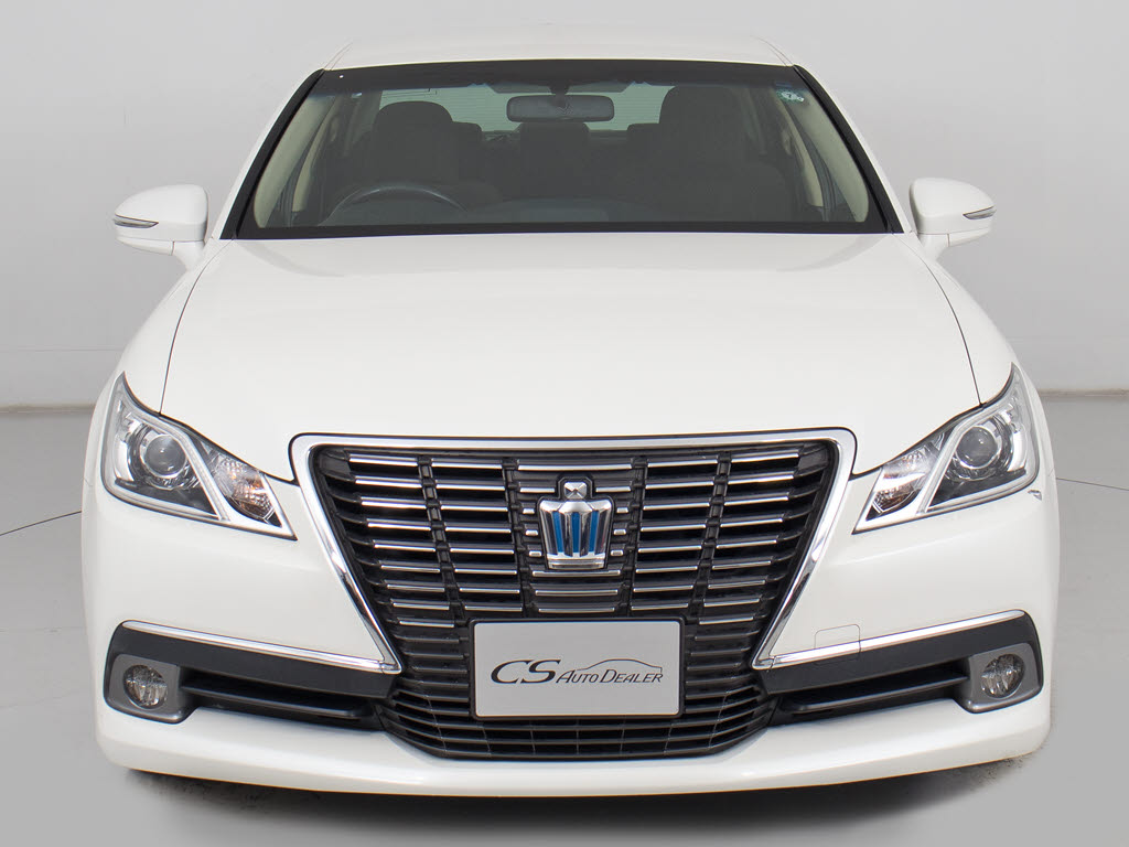 フロントビューの存在感をご覧ください！！
ヘッドライトは視界良好のライト、さらにフ
ォグライト搭載。デザイン性も高いのが特権
です。