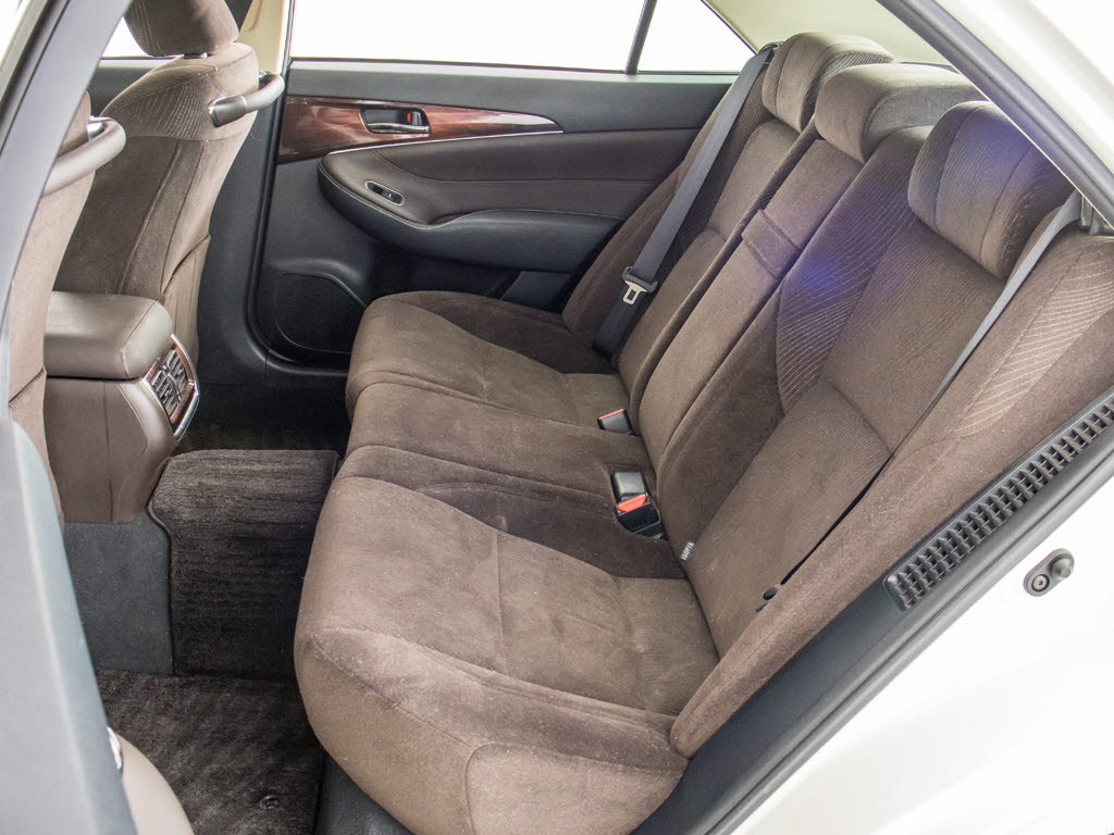 座り心地の良いモケットシートです！モケッ
トｏｒ本革・・どちらがお好みですか？当社
では、本革シートへの張替えも出来ます！お
好きな色で施工出来ます！格安にて承ります
！お気軽にどうぞ！