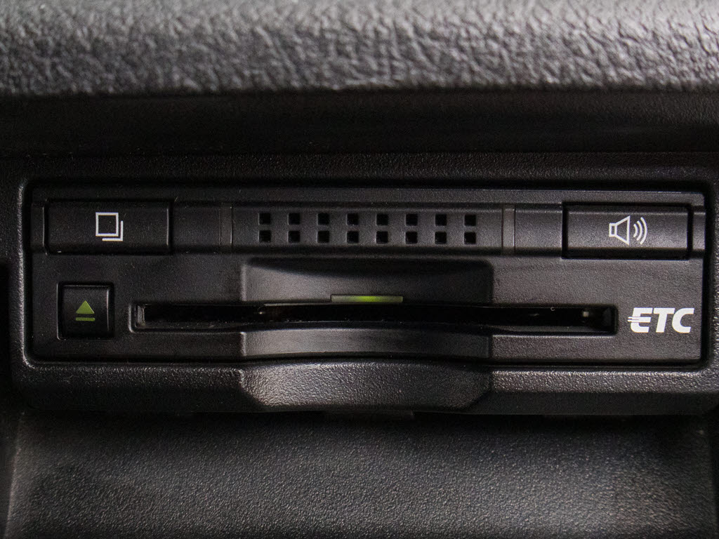 ★ＥＴＣが装備されています！！高速道路を
利用する際は必需品ですよね！！ストレス無
く料金所を通過出来ます！