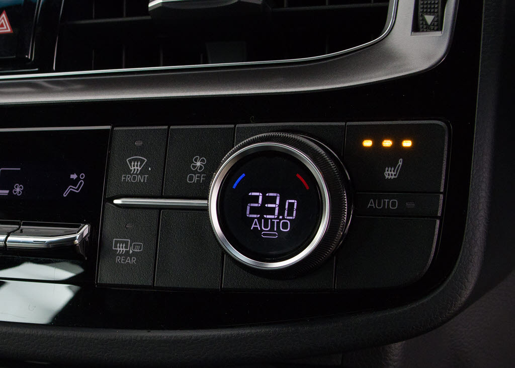 ★シートヒーターを装備しています！高級車
ならではの装備です！