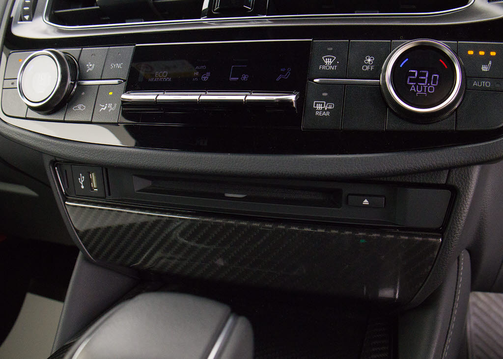 ＣＤはもちろんの事、ＤＶＤ＆Ｂｌｕ－ｒａ
ｙ再生も可能です。フルセグ地デジにも対応
しさらにＢｌｕｅｔｏｏｔｈにも対応してお
ります