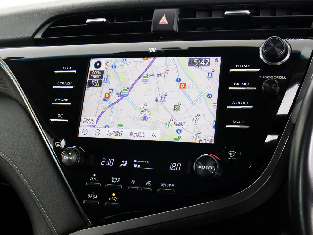 ★メーカーオプションの大画面ＳＤナビが装
備されています！地図情報の更新も出来ます
ので安心してお使い頂けます！