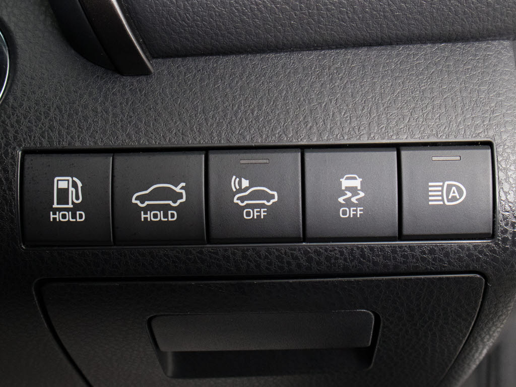 ★使いやすさや安全性を追求したステアリン
グ周り！高級車ゆえにスイッチ類が多いのも
特徴ですね！考え尽くされた配置ですぐに使
いこなす事が出来ますのでご安心下さい！是
非、体感してみて下さい！！