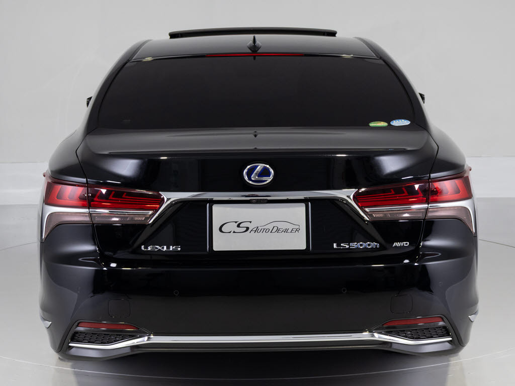 人気のブラック外装！下地つくりから実施す
る流行りのボディコーティングも施工！