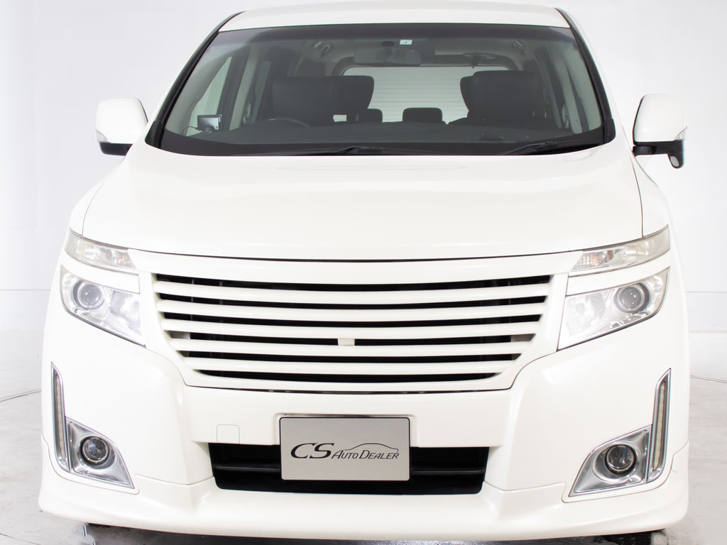 ★フロントビュー★グリル交換、エアロ取り
付け等、カスタムもお任せください！