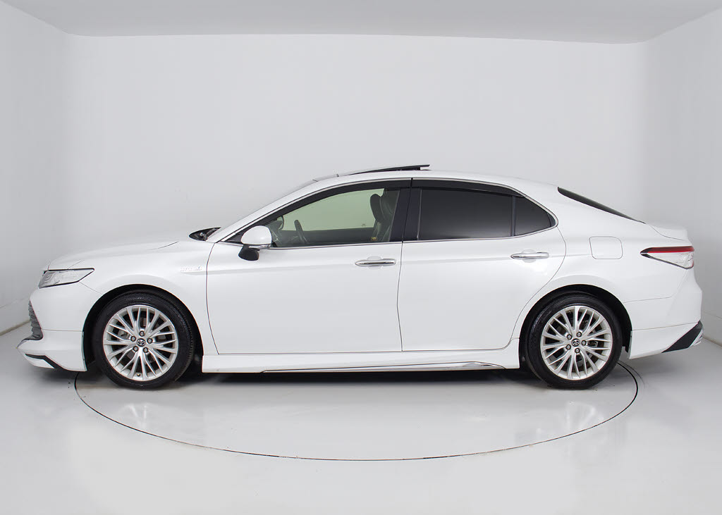 ★モデリスタフルエアロ装備！大人気の純正
エアロ！純正の良さを残しつつ上品な印象に
仕上がっております！