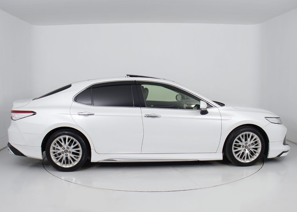 ★モデリスタフルエアロ装備！大人気の純正
エアロ！純正の良さを残しつつ上品な印象に
仕上がっております！