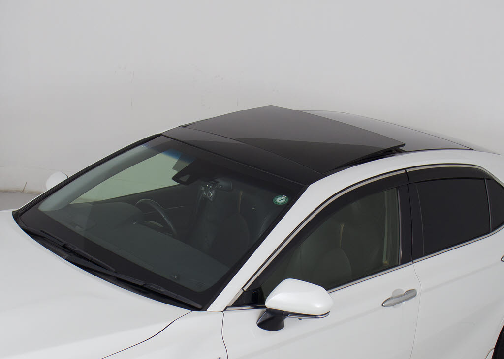 人気装備のパノラマルーフが付いています！
上下チルトに前後スライド機能が付いていま
すので、様々なドライブシーンで活躍してく
れます！！開放感ある車内空間は気持ちがい
いですよ！是非体感してみて下さい！