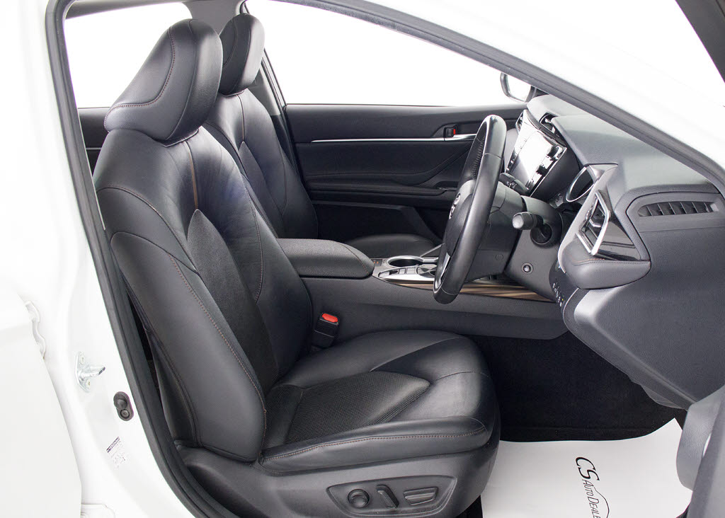 パワーシート装備！シート位置の微調整が電
動で可能となります！