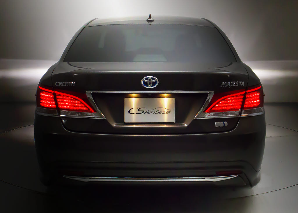 ★テールスモークやＬＥＤ加工、マフラー、
ルーフスポイラー、エアロパーツなど取り付
け承ります！