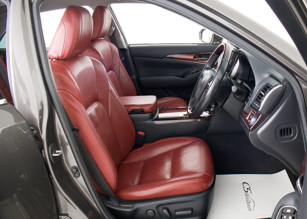 快適エアシート＆シートヒーターを装備して
います！高級車ならではの装備です！シート
が暖まる機能！シートから冷風が出る機能！
どちらも付いています！！寒い冬も、暑い夏
も快適にご乗車頂けます！！