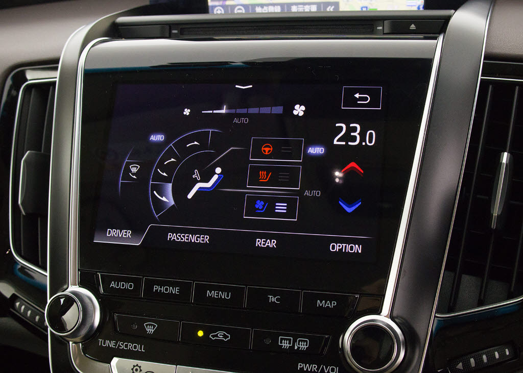 快適エアシート＆シートヒーターを装備して
います！高級車ならではの装備です！シート
が暖まる機能！シートから冷風が出る機能！
どちらも付いています！！寒い冬も、暑い夏
も快適にご乗車頂けます！！