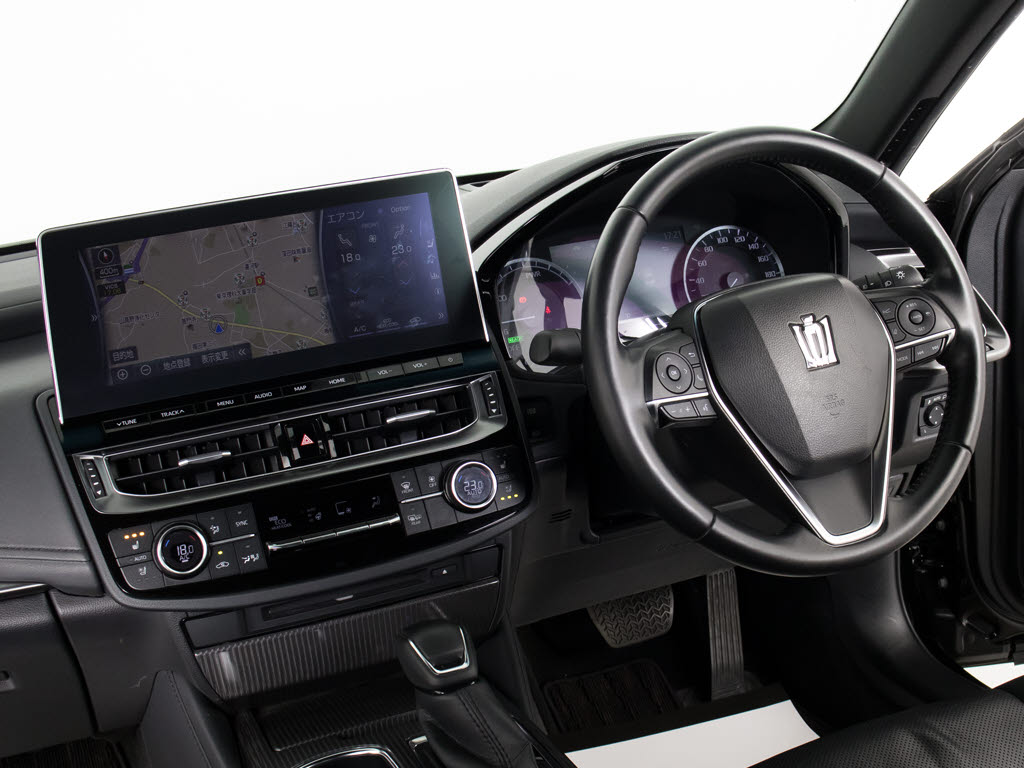 使いやすさや安全性を追求したステアリング
周り！高級車ゆえにスイッチ類が多いのも特
徴ですね！考え尽くされた配置ですぐに使い
こなす事が出来ますのでご安心下さい！是非
、体感してみて下さい！！