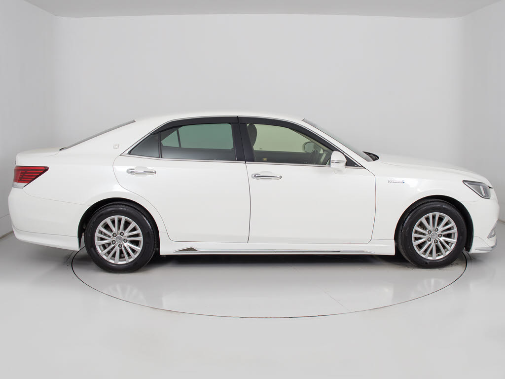 フルエアロが装着されています！お好みはい
かがですか？今付いているデザイン以外にも
、各ブランドのエアロを格安にてお取付け出
来ます！又、エアロを外してノーマル状態に
する事も出来ます！！