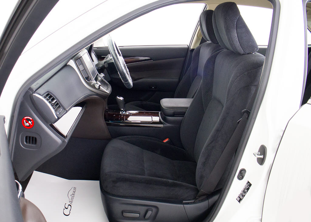 ★シートヒーターを装備しています！高級車
ならではの装備です！