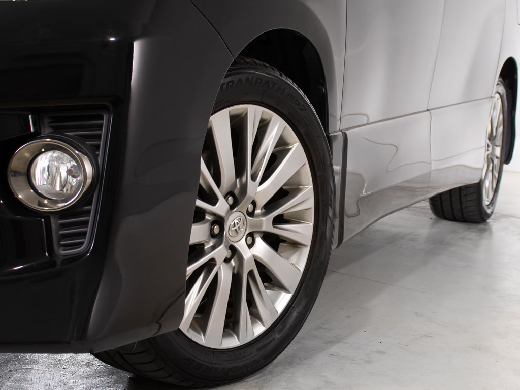 ★各種カスタム！★エアロ取付、社外アルミ
ホイール換装承っております！