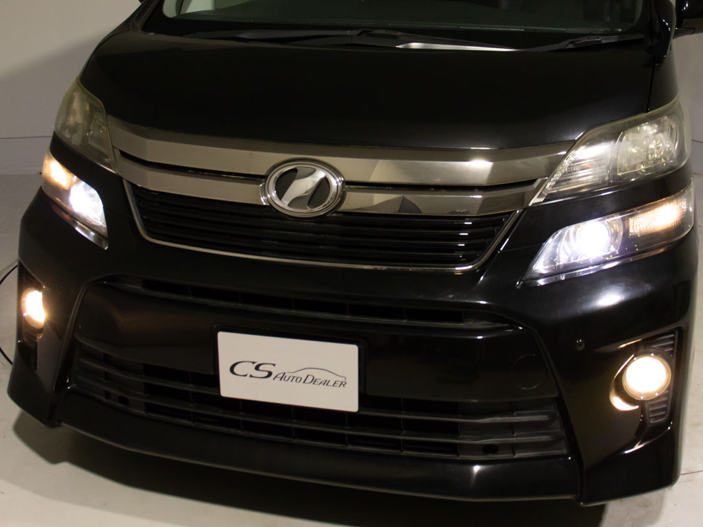 ★HIDヘッドライト★明るさ、視認性抜群！
LEDへの換装もお任せください！