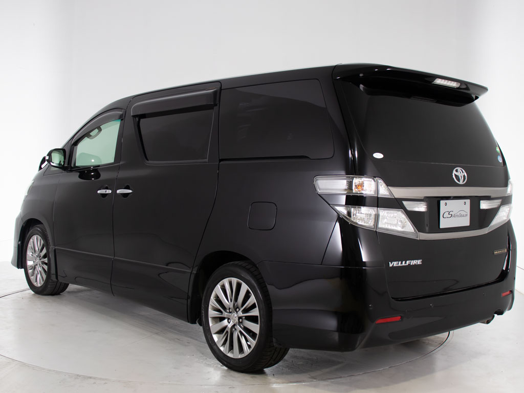 ★展示前点検実施★特殊な機材も用いて、全
車点検を実施しております！