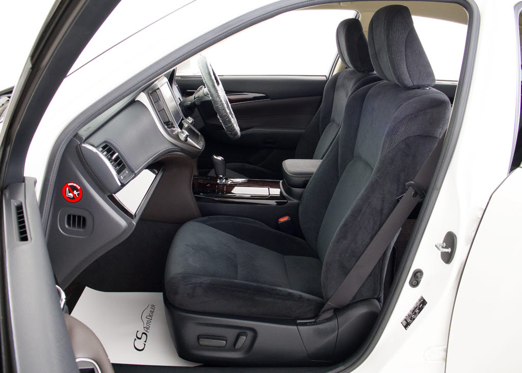 ★シートヒーターを装備しています！高級車
ならではの装備です！
