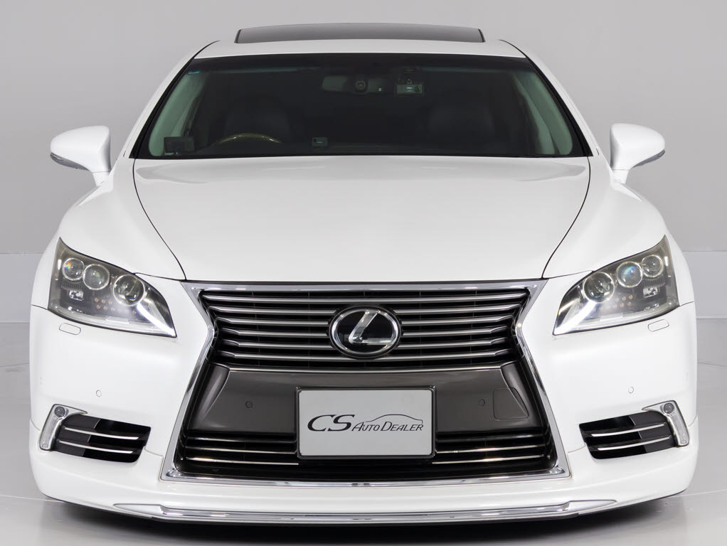 フロントスポイラー＆４６０で人気オプショ
ンの連眼ＬＥＤヘッドライト！