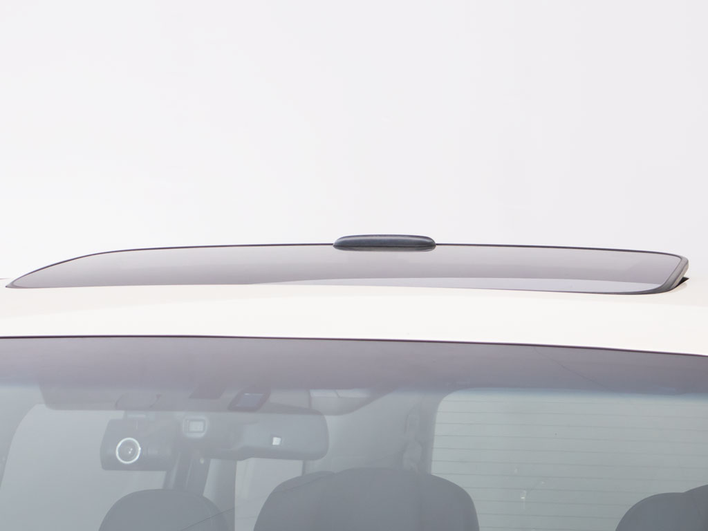 ★サンルーフ★‌人気装備のサンルーフ装着
！開放的な空間をお楽しみいただけます！