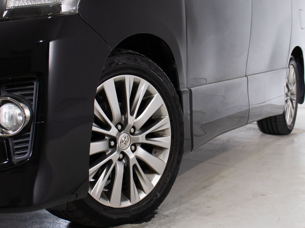 ★各種カスタム！★エアロ取付、社外アルミ
ホイール換装承っております！