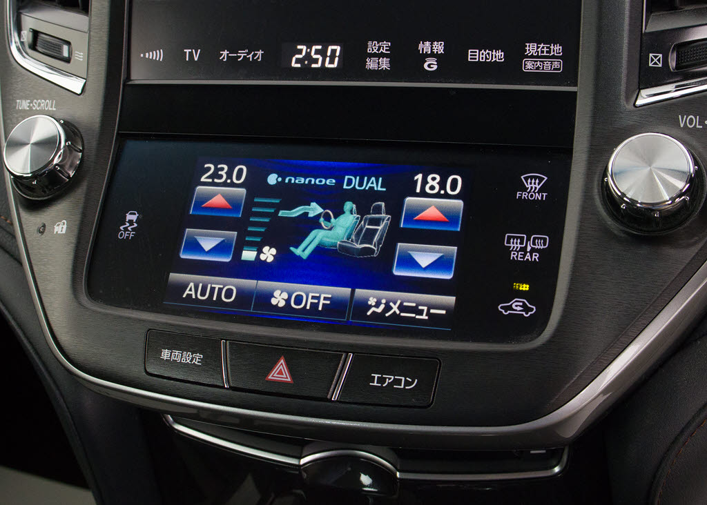 ★使いやすさや安全性を追求したステアリン
グ周り！高級車ゆえにスイッチ類が多いのも
特徴ですね！考え尽くされた配置ですぐに使
いこなす事が出来ますのでご安心下さい！是
非、体感してみて下さい！！