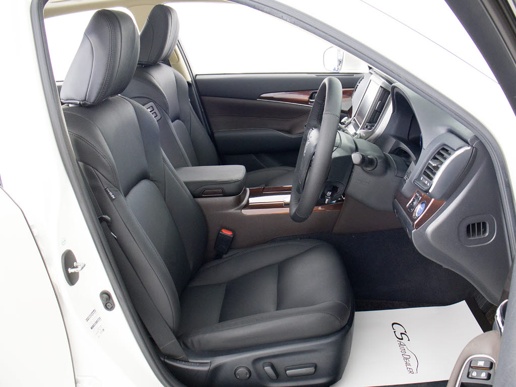 ★シートヒーターを装備しています！高級車
ならではの装備です！