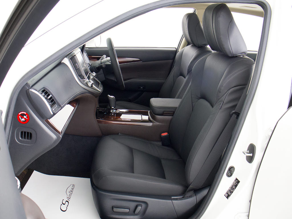 ★シートヒーターを装備しています！高級車
ならではの装備です！