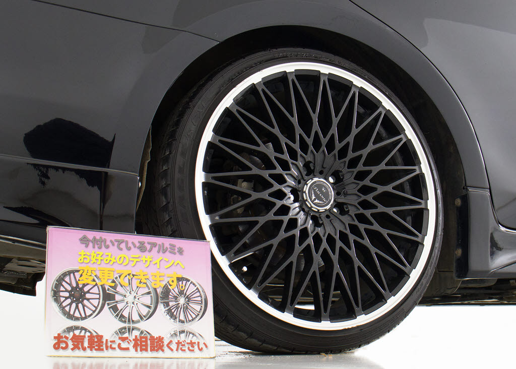 ２０インチアルミホイール装着済みです！ア
ルミホイールの変更も可能です！お客様のお
好みの１台を作成可能となります！※詳細は
スタッフまでお尋ねください。