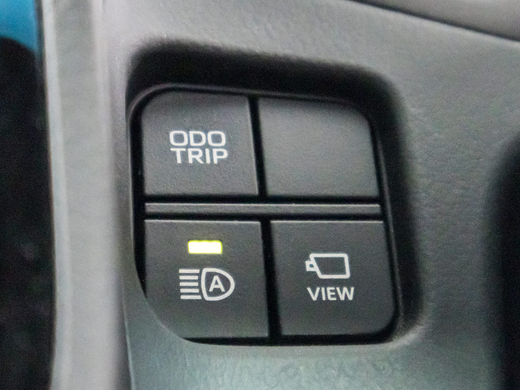 使いやすさや安全性を追求したステアリング
周り！高級車ゆえにスイッチ類が多いのも特
徴ですね！考え尽くされた配置ですぐに使い
こなす事が出来ますのでご安心下さい！是非
、体感してみて下さい！！