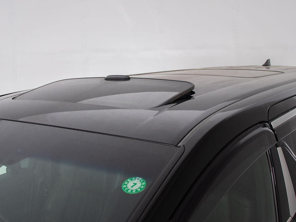 ★サンルーフ★‌人気装備のサンルーフ装着
！開放的な空間をお楽しみください！